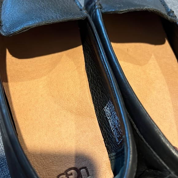 Women’s Ugg Slip-Ons - Picture 4 of 6